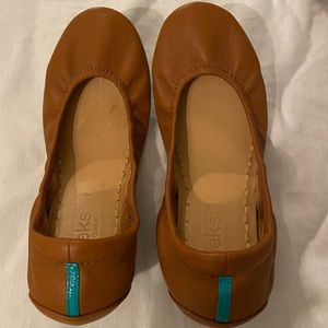 Chestnut Tieks - size 7 like new